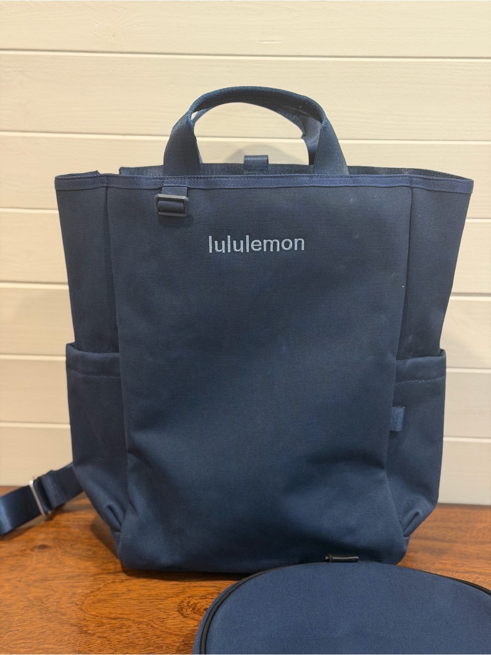 Lululemon Racket Bag 19L - Navy - Picture 2 of 8